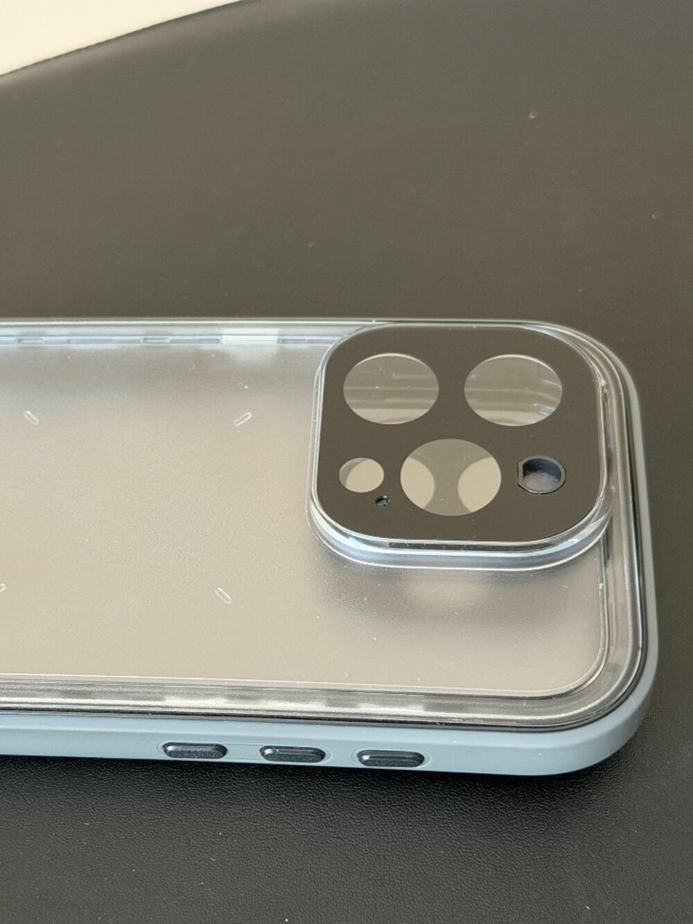 Catalyst iPhone 14 Pro Waterproof Case - Picture 3 of 15